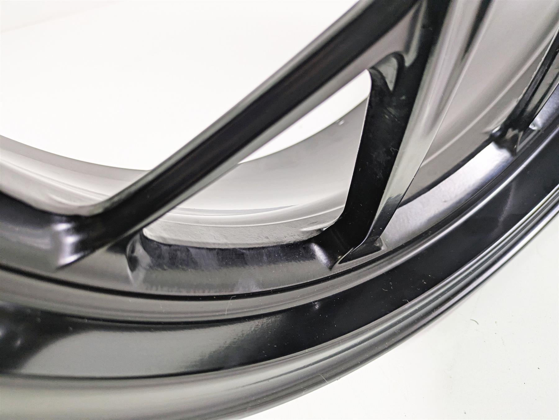 2022 Ducati Streetfighter V2 Straight Rear Wheel Rim 17x5.5 50212181AA {{ shop.shopifyCountryName }} - Mototech271
