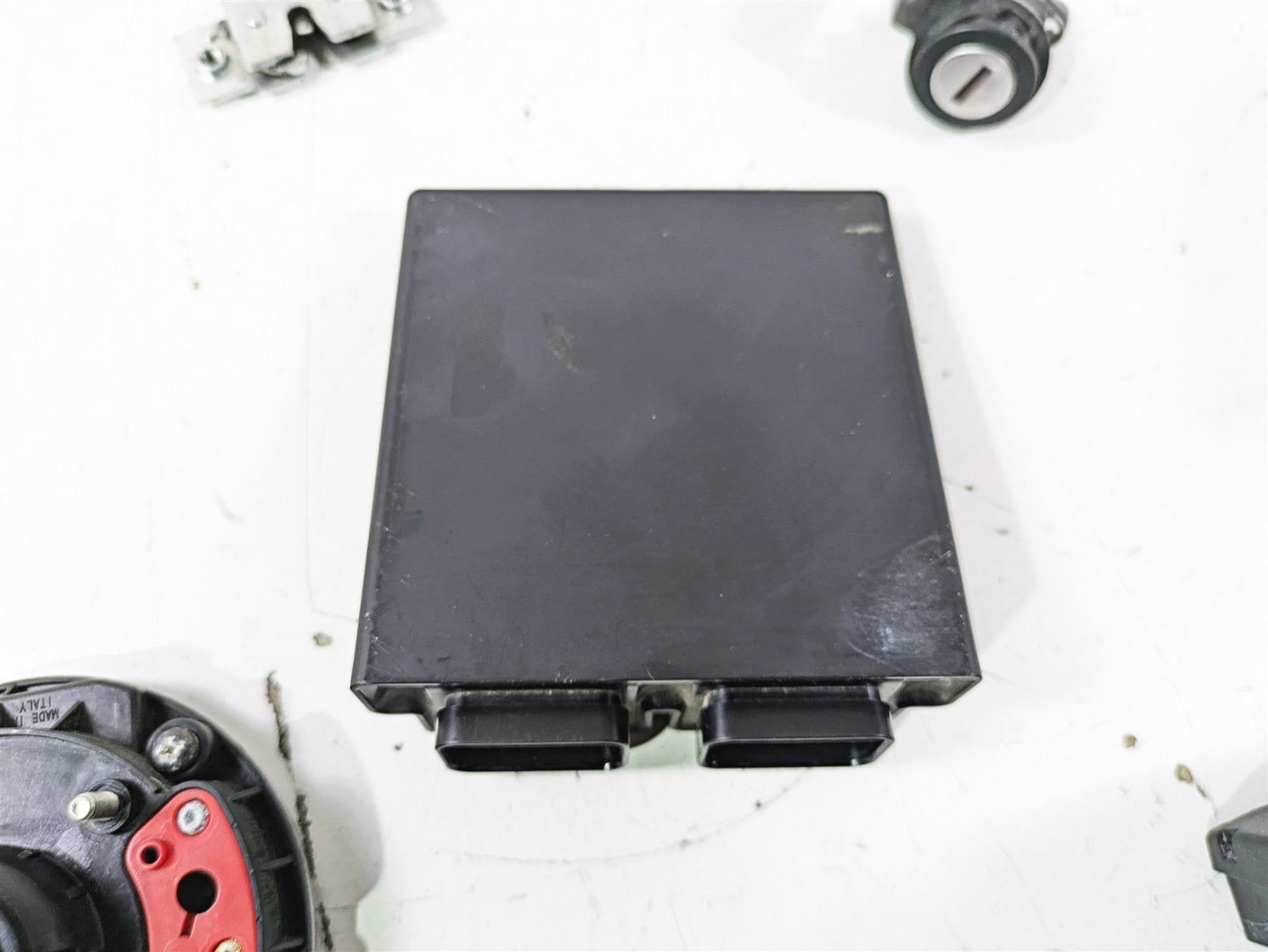 2015 Ducati Panigale 1299 S Cdi Ecu Ecm & Ignition Switch Key Lock Set 28642521B {{ shop.shopifyCountryName }} - Mototech271
