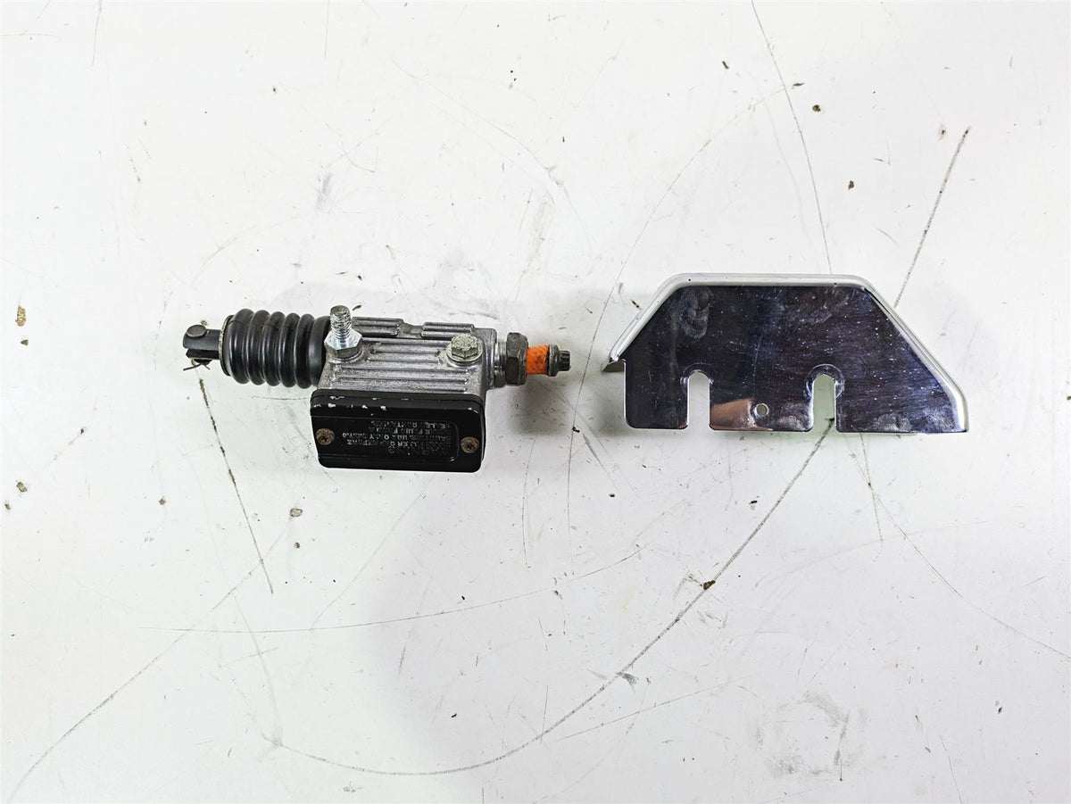 1992 Harley FLSTC Softail Heritage Rear Brake Master Cylinder + Cover 42468-87E {{ shop.shopifyCountryName }} - Mototech271