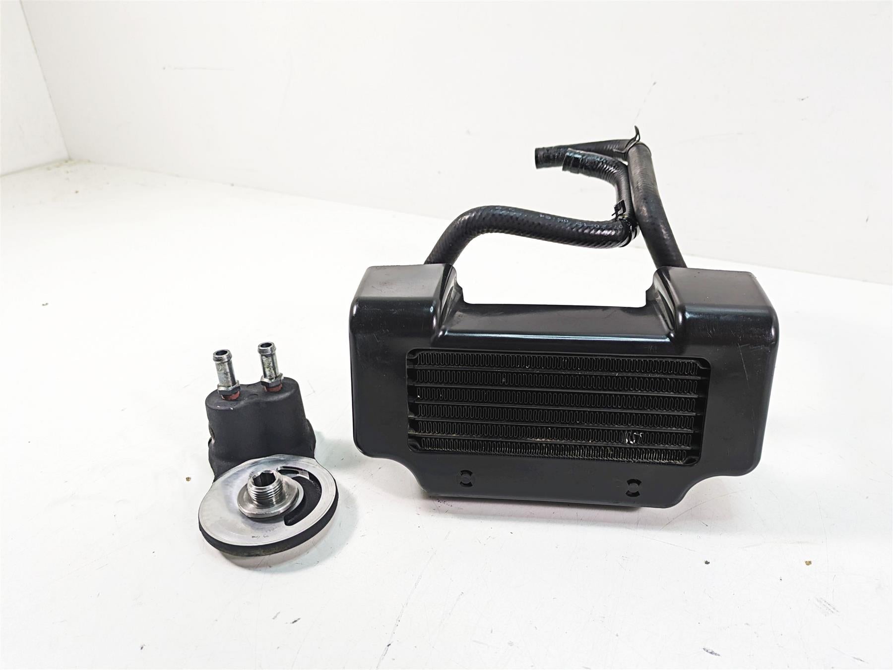 2013 Harley Touring FLHX Street Glide Oil Cooler + Cover & Flange 63083-11A {{ shop.shopifyCountryName }} - Mototech271