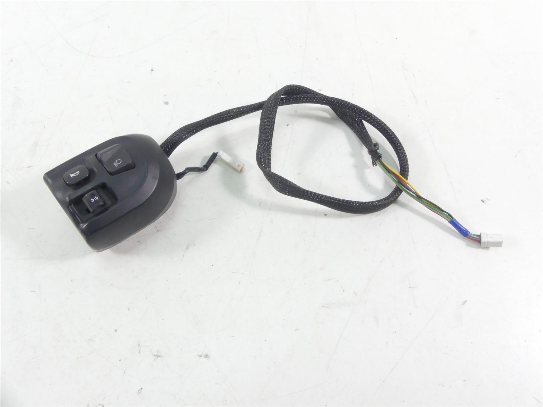 2016 Indian Chief Dark Horse Left Hand Light Horn Blinker Control Switch 4015198