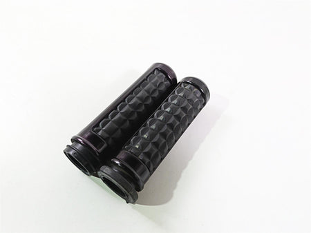 2019 Harley Softail FXDR 114 Dominion Hand Grip Set 56100231 {{ shop.shopifyCountryName }} - Mototech271