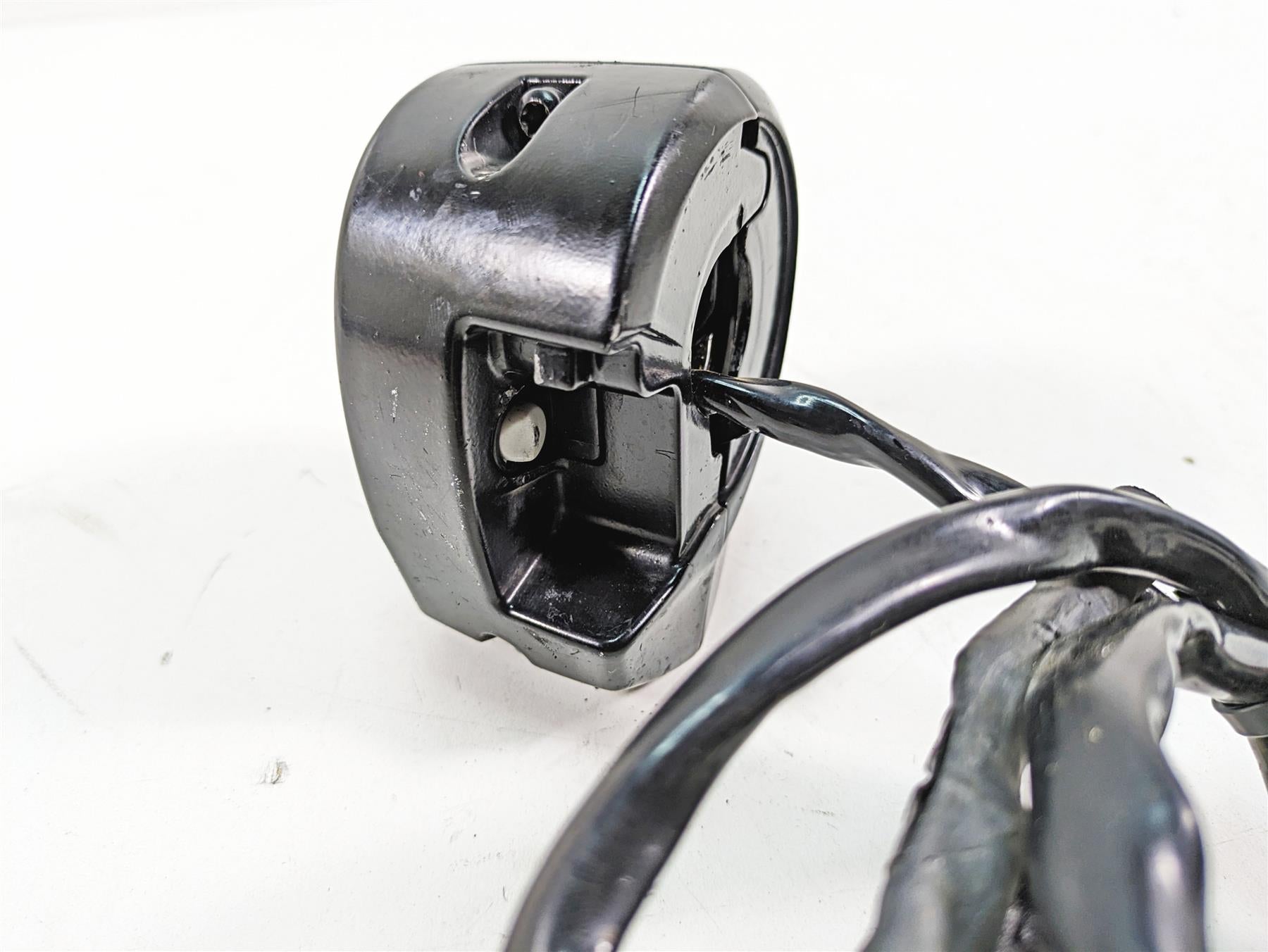 2019 Harley Touring FLHX Street Glide Right Hand Control Switch 71500129C {{ shop.shopifyCountryName }} - Mototech271