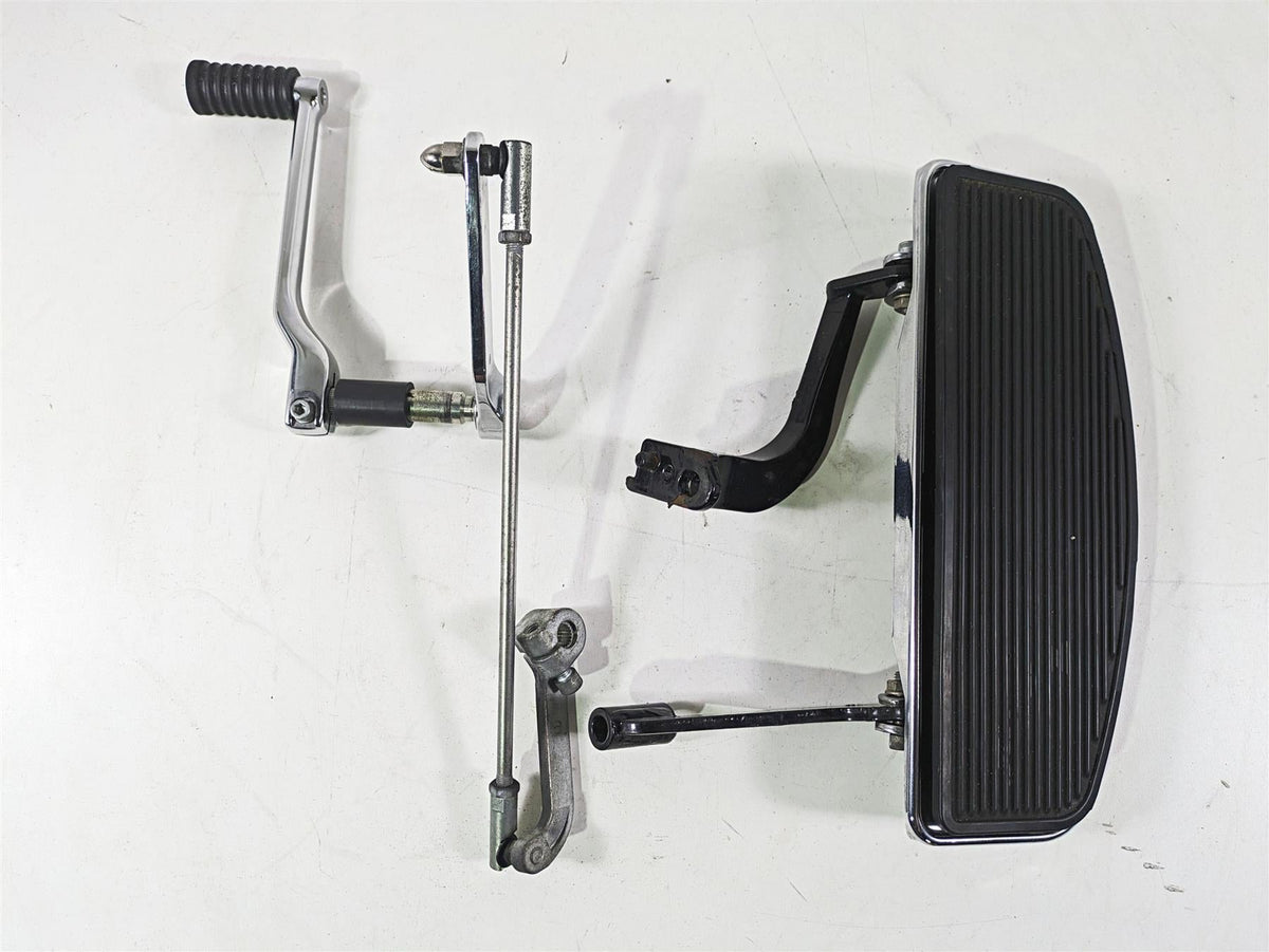 2020 Harley Touring FLHT Electra Glide Left Rider Floor Board & Shifter 50621-06 {{ shop.shopifyCountryName }} - Mototech271
