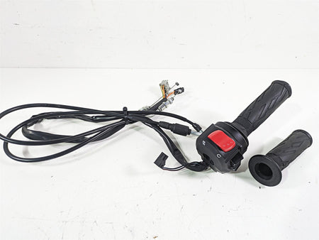 2018 Suzuki GSX1300 R Hayabusa Right Hand Throttle Control Switch 37200-15H10 {{ shop.shopifyCountryName }} - Mototech271