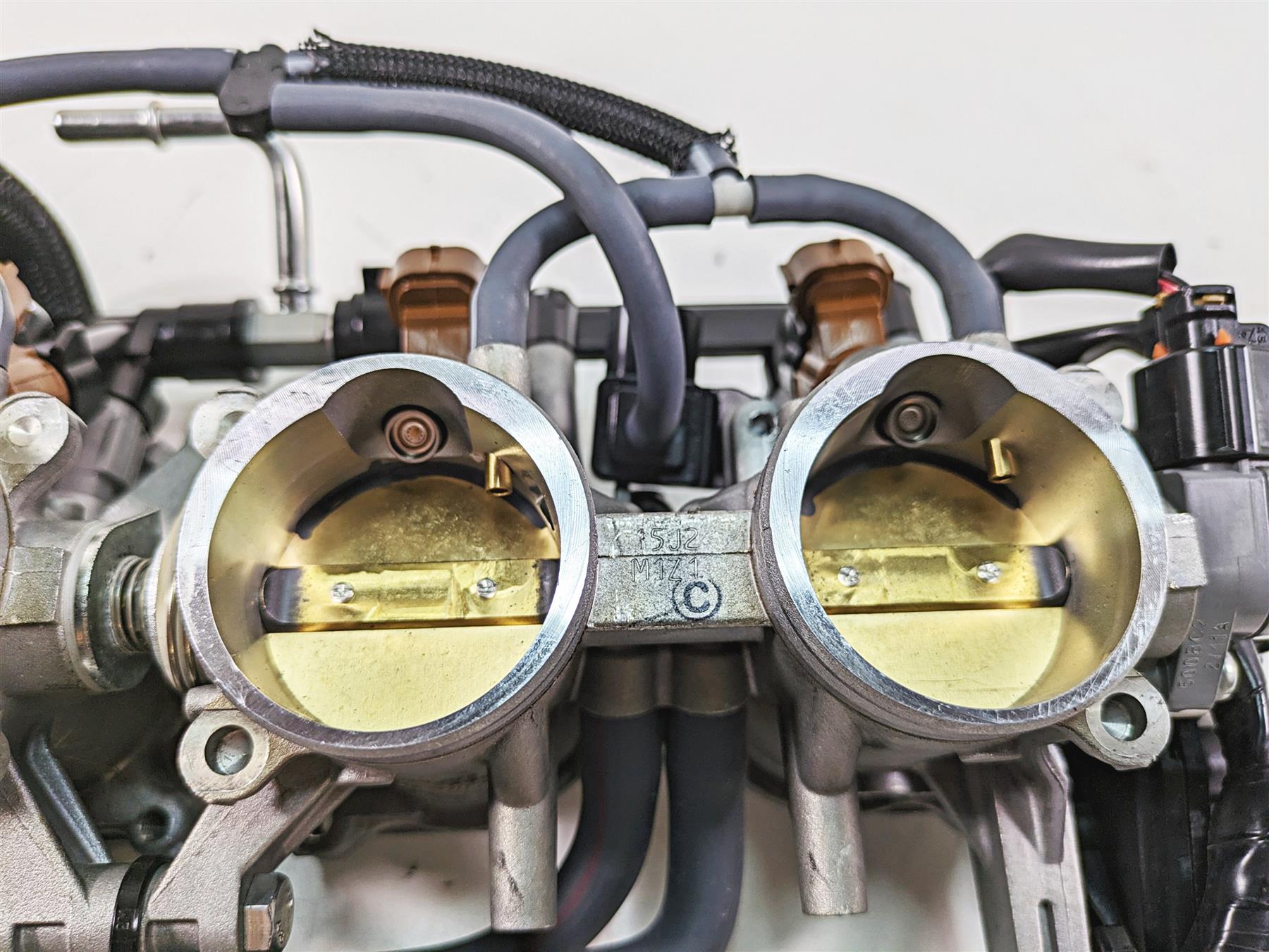 2022 Suzuki GSXR 750 Mikuni Throttle Body Bodies 4K 1340615J21 13406-15J21 {{ shop.shopifyCountryName }} - Mototech271