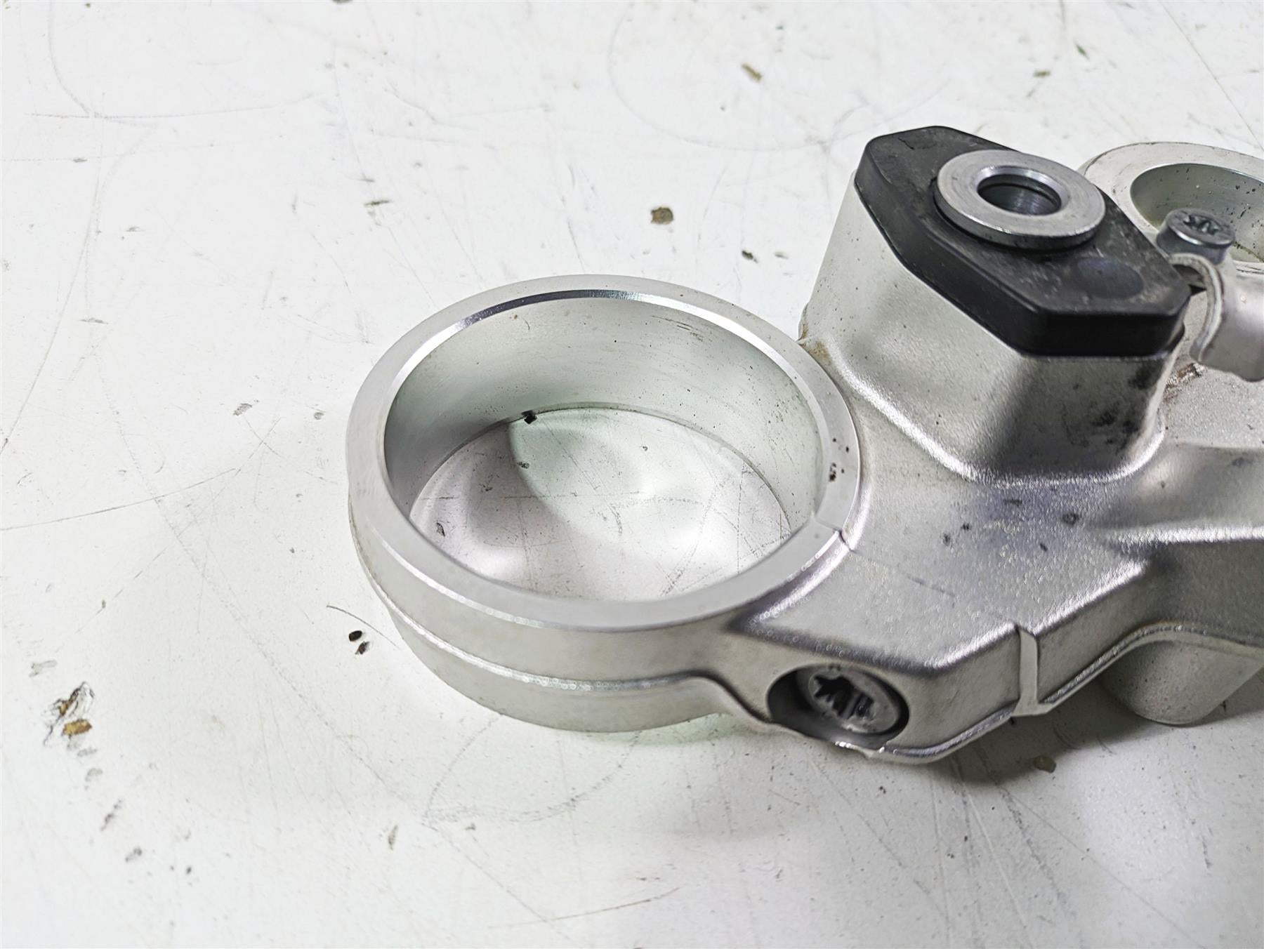 2017 BMW S1000R K47 Upper Triple Tree Steering Clamp 56mm 31428562401 {{ shop.shopifyCountryName }} - Mototech271