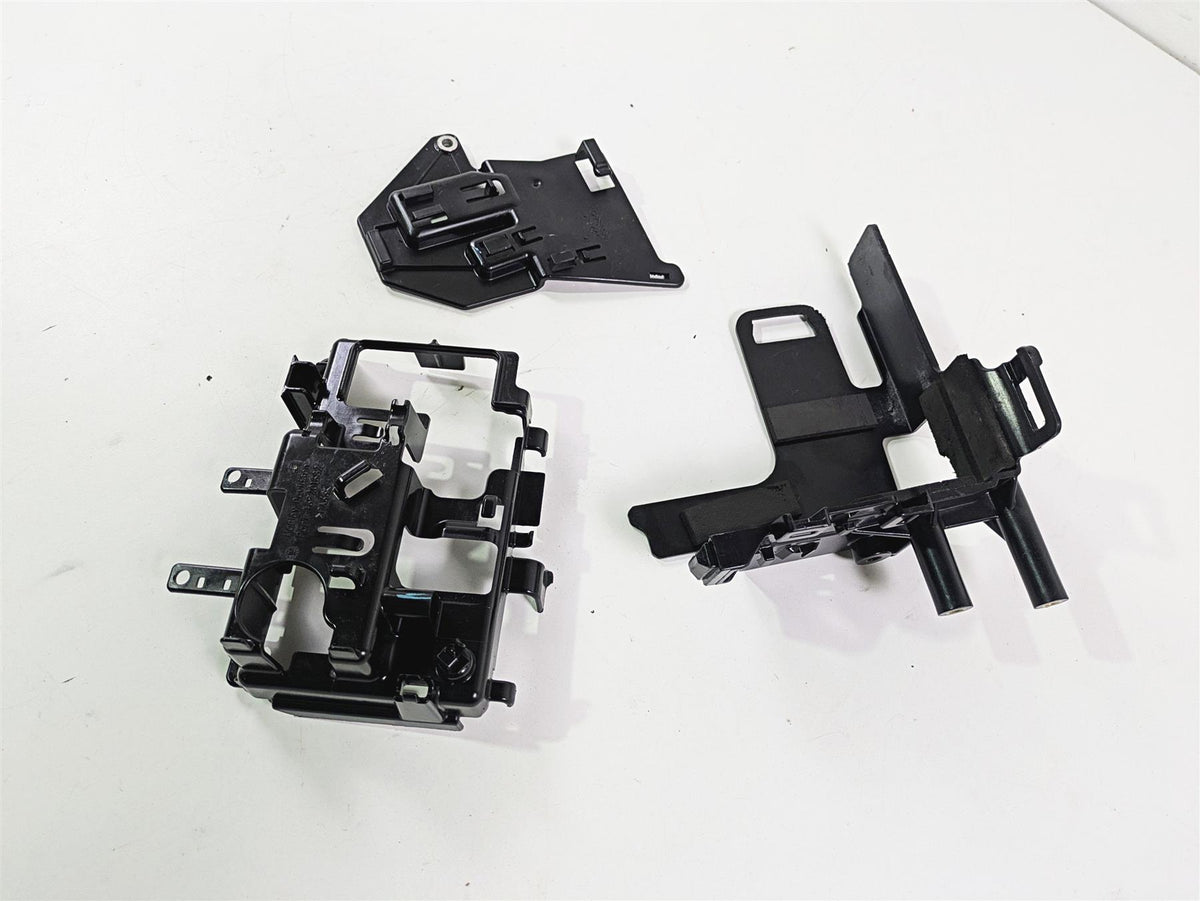 2020 Harley Softail FXST Standard Electrical Carrier Plastic Set 66000126 {{ shop.shopifyCountryName }} - Mototech271