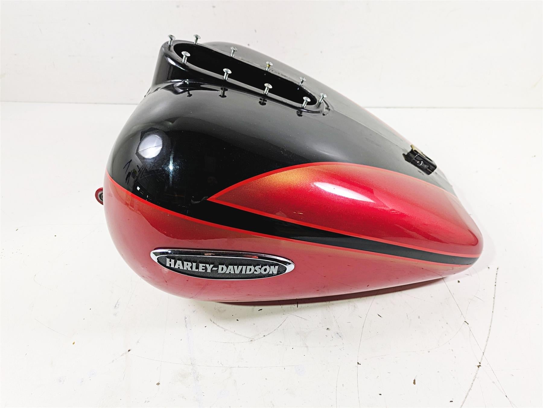 2007 Harley Touring FLHTCU SE CVO E-Glide Fuel Gas Tank Cherry Black Ice 61356-03 {{ shop.shopifyCountryName }} - Mototech271
