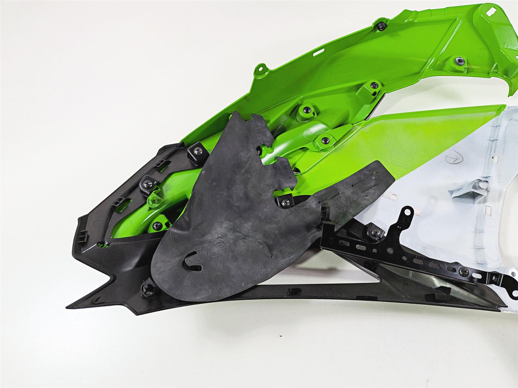 2024 Kawasaki EX500 Ninja 40th An. Right Side Main Cover Fairing 55061-5201 {{ shop.shopifyCountryName }} - Mototech271