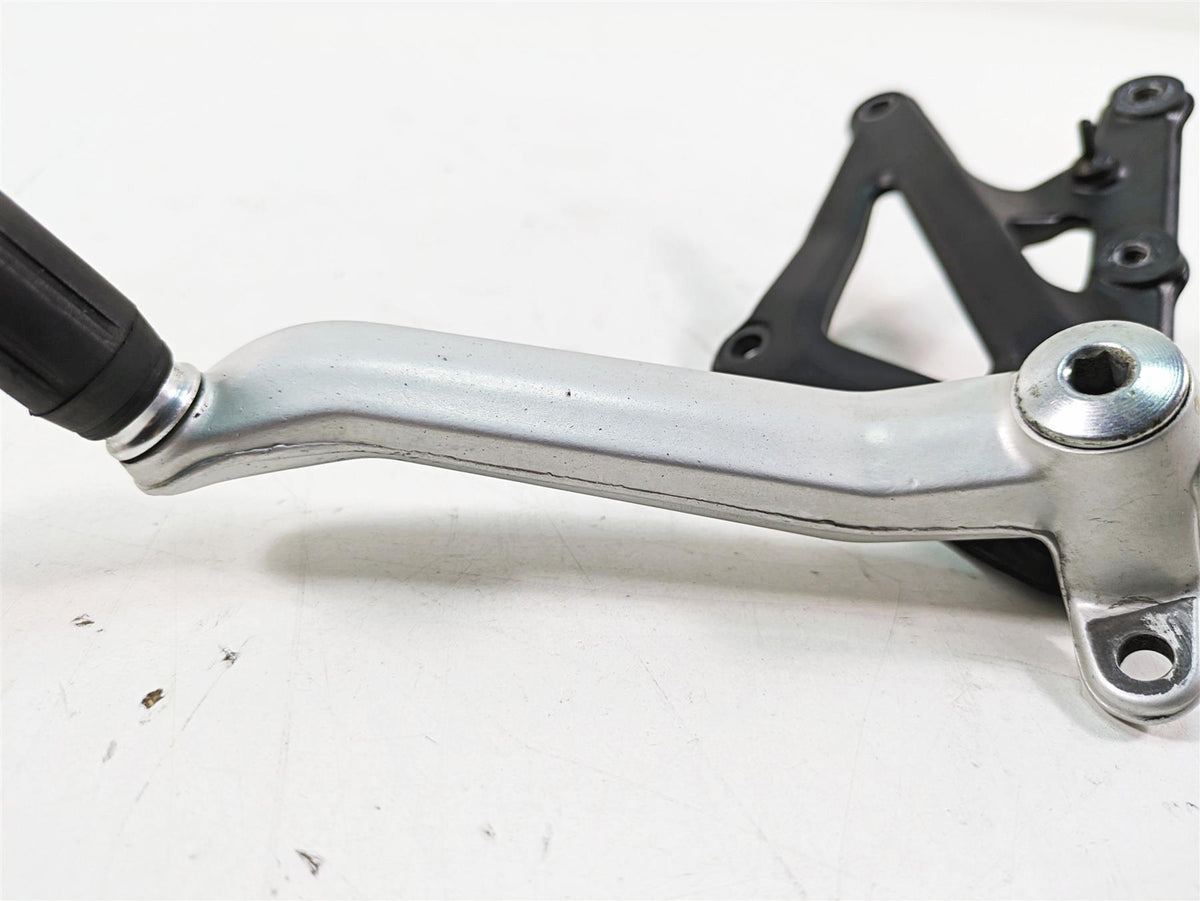 2017 Mv Agusta Dragster 800 Rear Brake Pedal & Mount Plate 8000B6262 B6596 {{ shop.shopifyCountryName }} - Mototech271