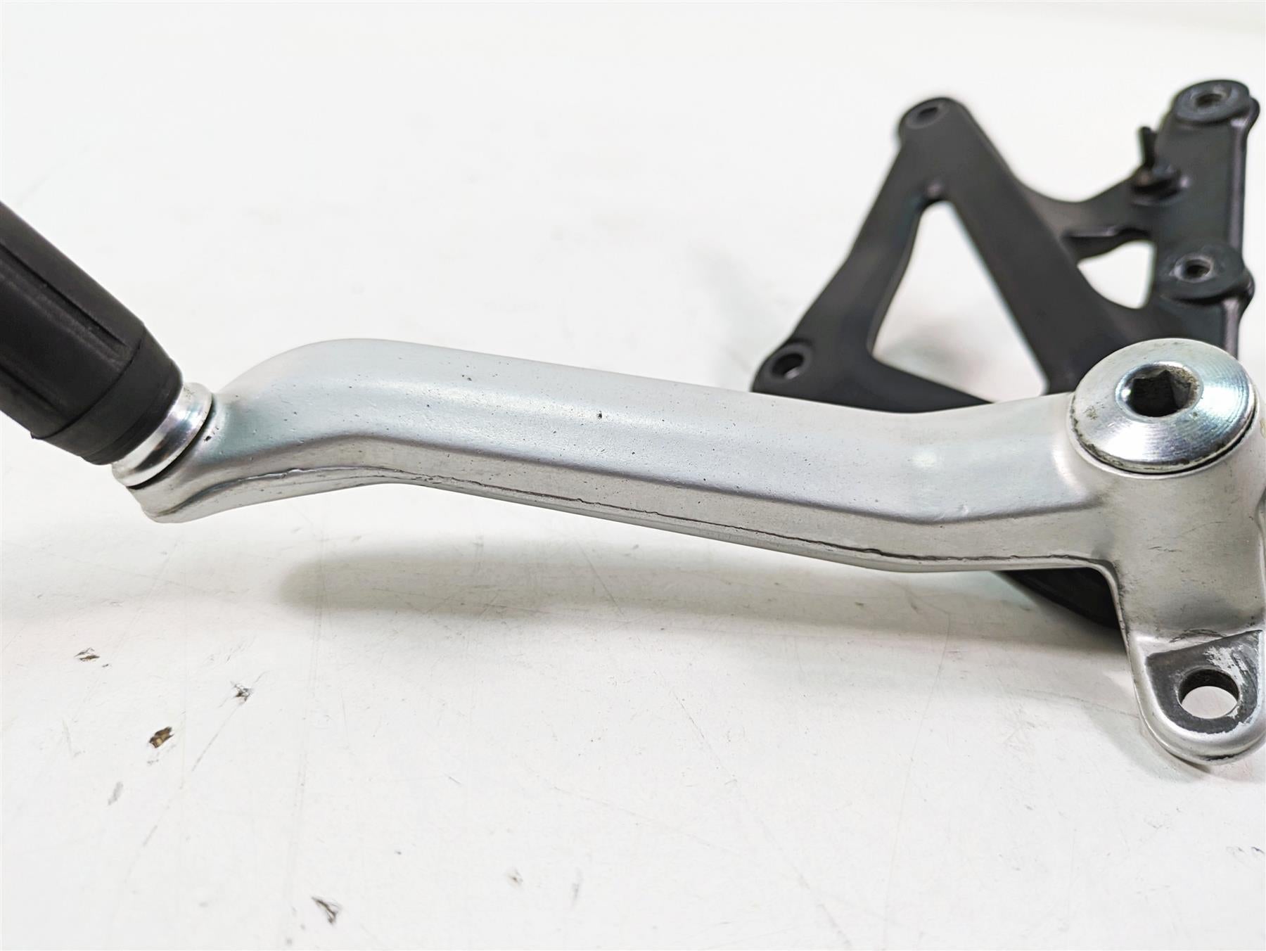 2017 Mv Agusta Dragster 800 Rear Brake Pedal & Mount Plate 8000B6262 B6596 {{ shop.shopifyCountryName }} - Mototech271