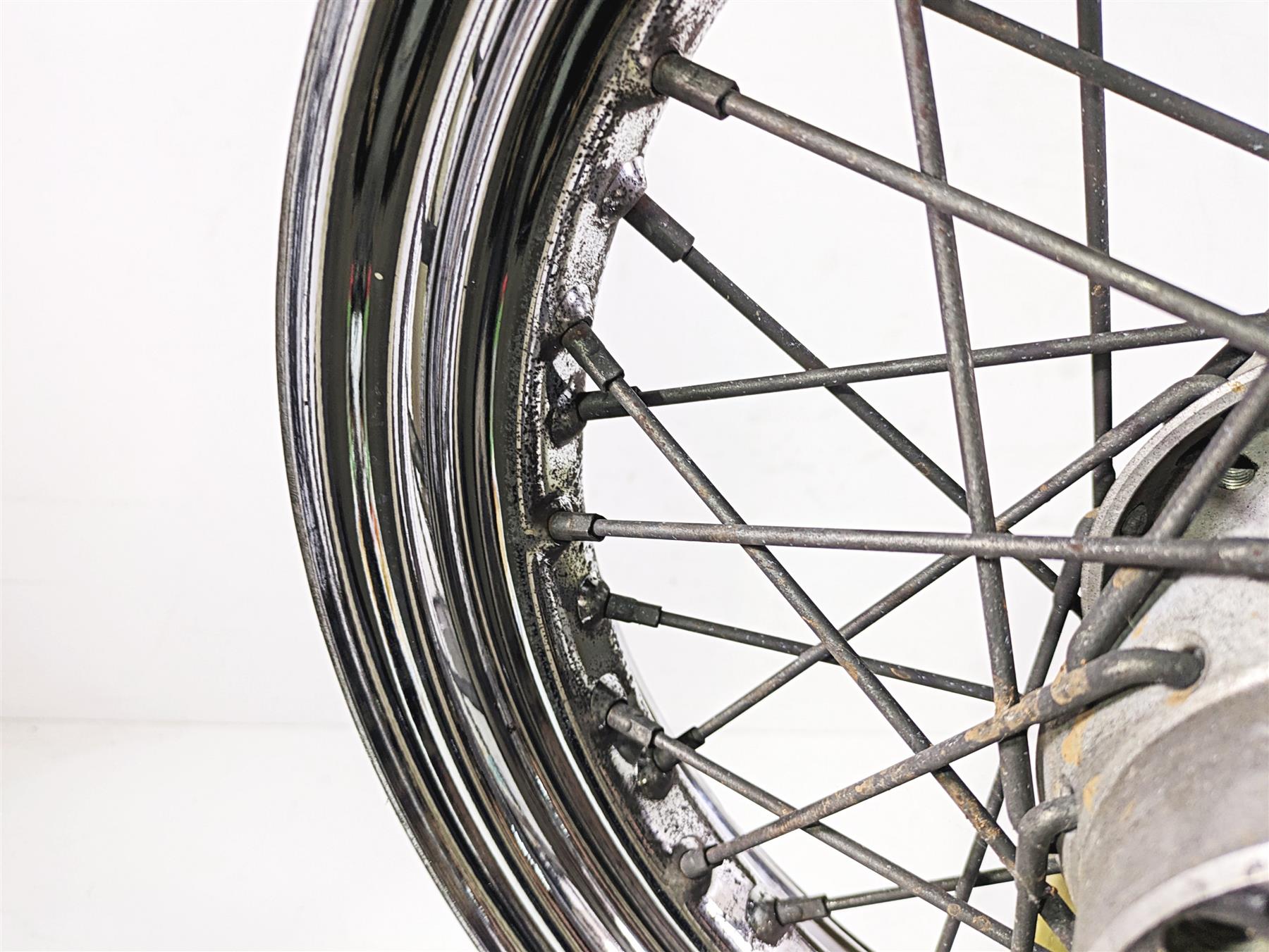 2002 Harley FLSTC Softail Heritage 16x3 Spoke Rear Wheel Rim 40975-05A {{ shop.shopifyCountryName }} - Mototech271