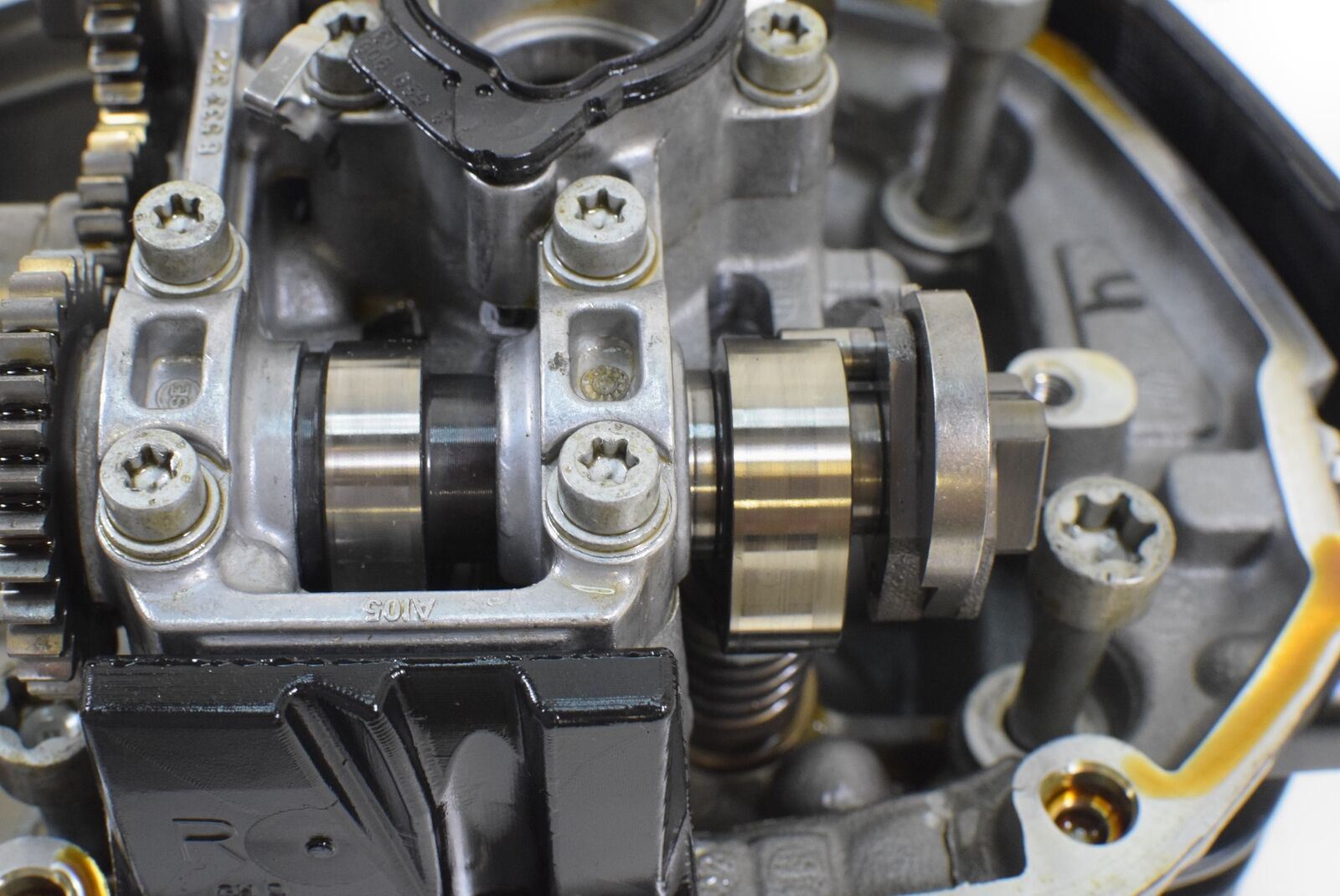 2016 BMW R1200R R1200 R K53 Right Cylinderhead Cylinder Head -Tested 11128546332 {{ shop.shopifyCountryName }} - Mototech271