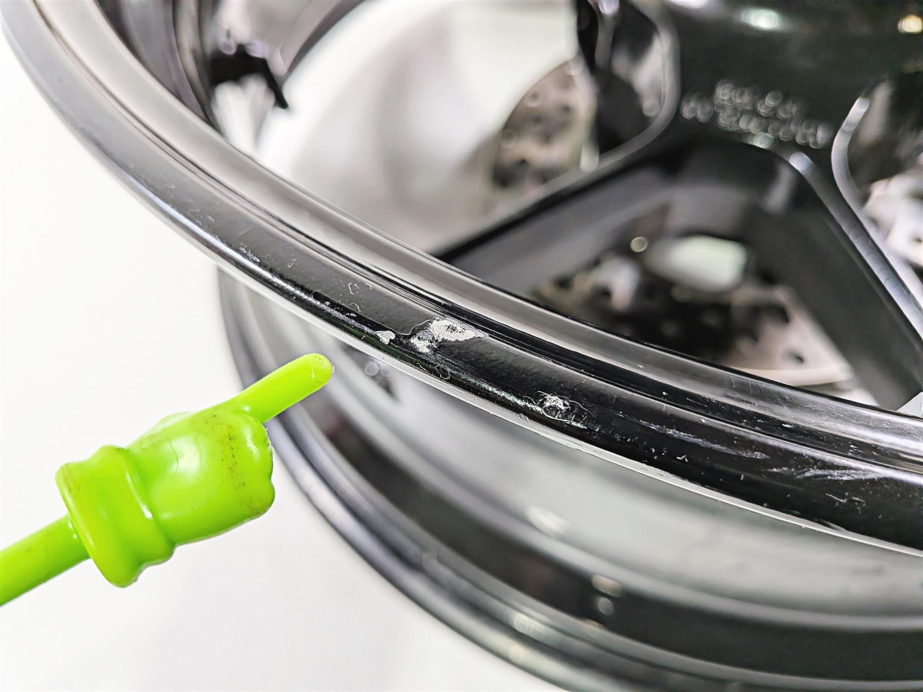 2014 Aprilia RSV4 RR Factory Straight Black Rear Wheel Rim 17x6 896757 {{ shop.shopifyCountryName }} - Mototech271