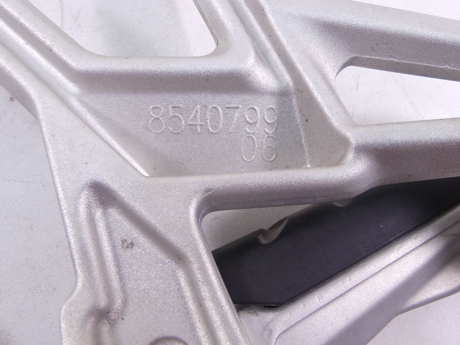 2016 BMW R1200RS K54 Passenger Footpeg Foot Peg Rest Set 46718540798 46718540799 {{ shop.shopifyCountryName }} - Mototech271