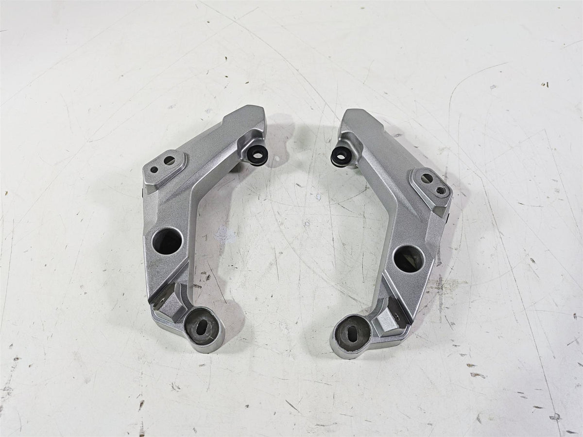 2015 Triumph Tiger Explorer XC Headlight Blinker Holder Stay T2303396 T2303397 {{ shop.shopifyCountryName }} - Mototech271