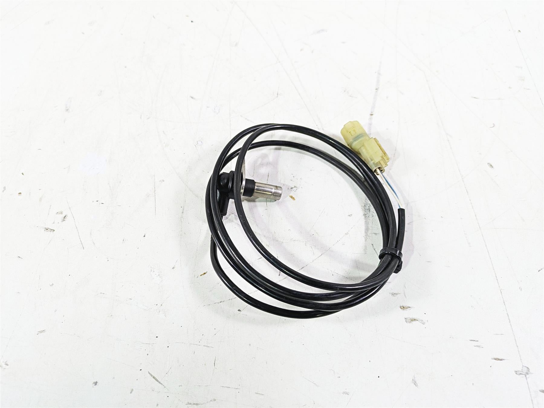 2015 Triumph Tiger Explorer XC Front Abs Brake Wheel Speed Sensor T2024446 {{ shop.shopifyCountryName }} - Mototech271