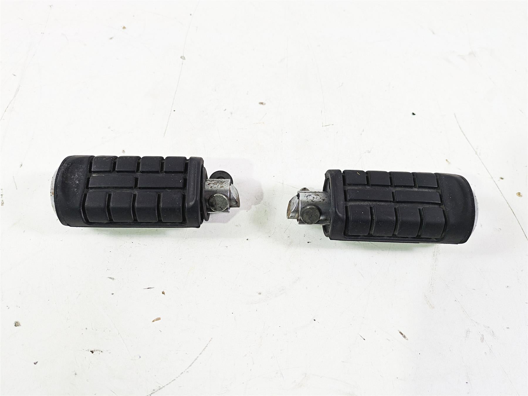 2002 Honda V-Twin VTX1800 C Rear Passenger Footpeg Set 50680-MCH-000 | Mototech271