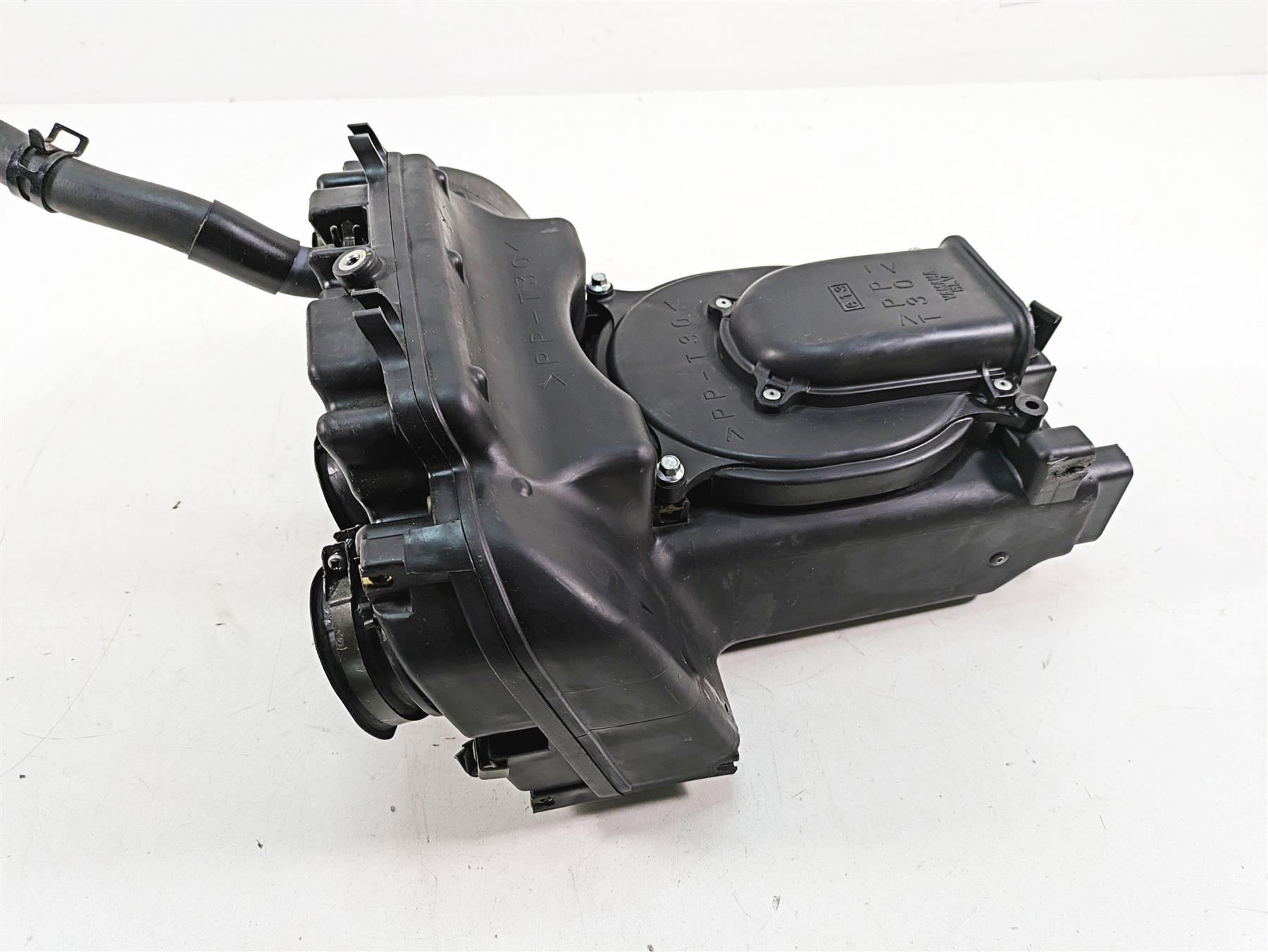 2002 Yamaha FZ1 FZS1000 Fazer Air Box Filter & Velocity Stacks 5LV-14401-00-00 {{ shop.shopifyCountryName }} - Mototech271