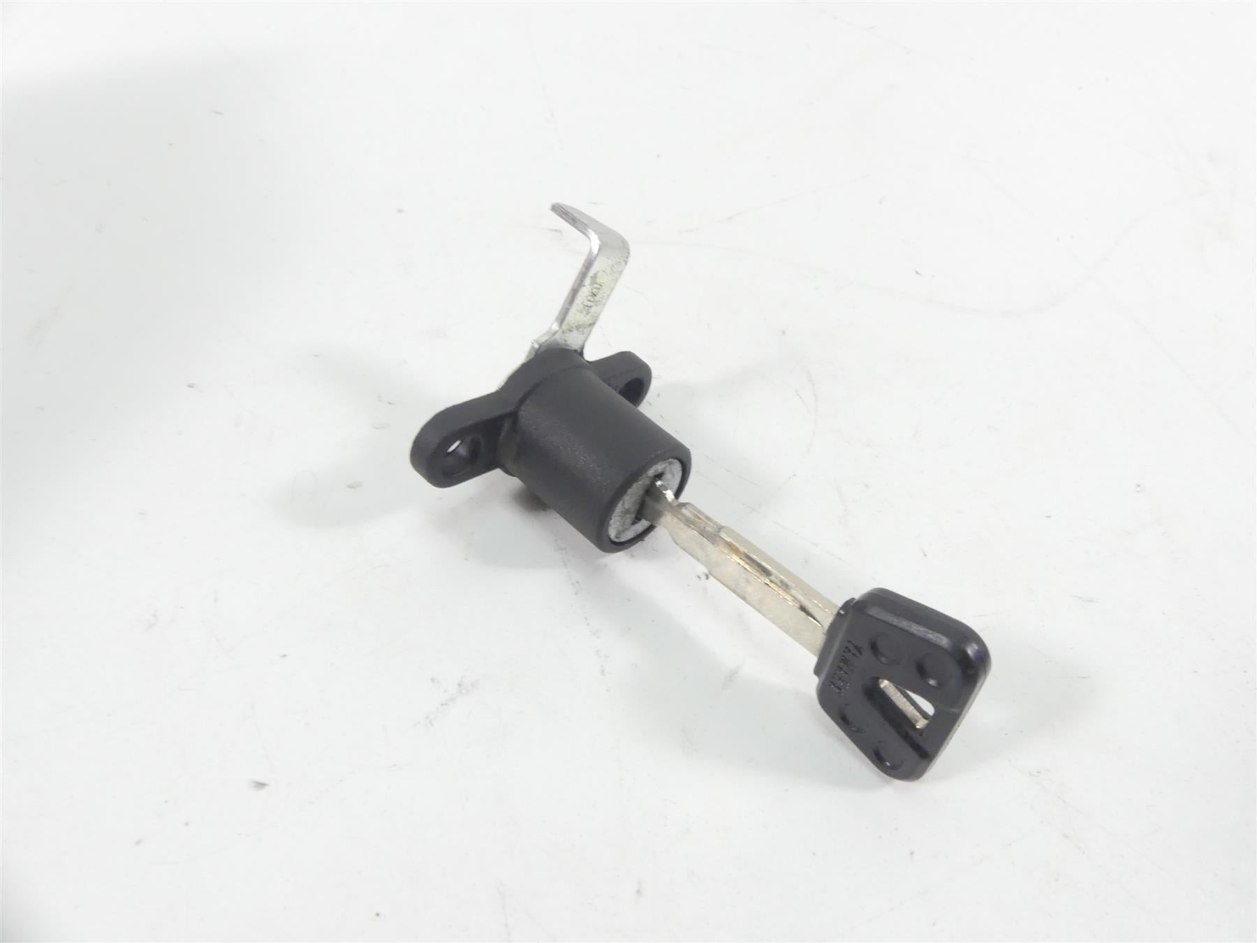 2015 Yamaha MT09 FZ09 Ignition Switch Key Seat Lock Set 1RC-82501-30-00 {{ shop.shopifyCountryName }} - Mototech271