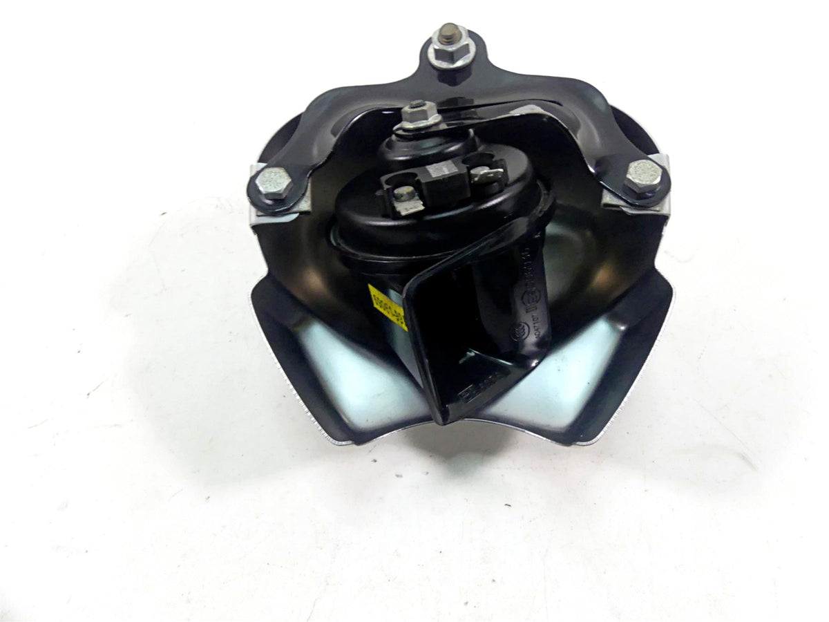 2015 Harley VRSCF Muscle V-Rod Horn & Silver Cover 69053-09 {{ shop.shopifyCountryName }} - Mototech271
