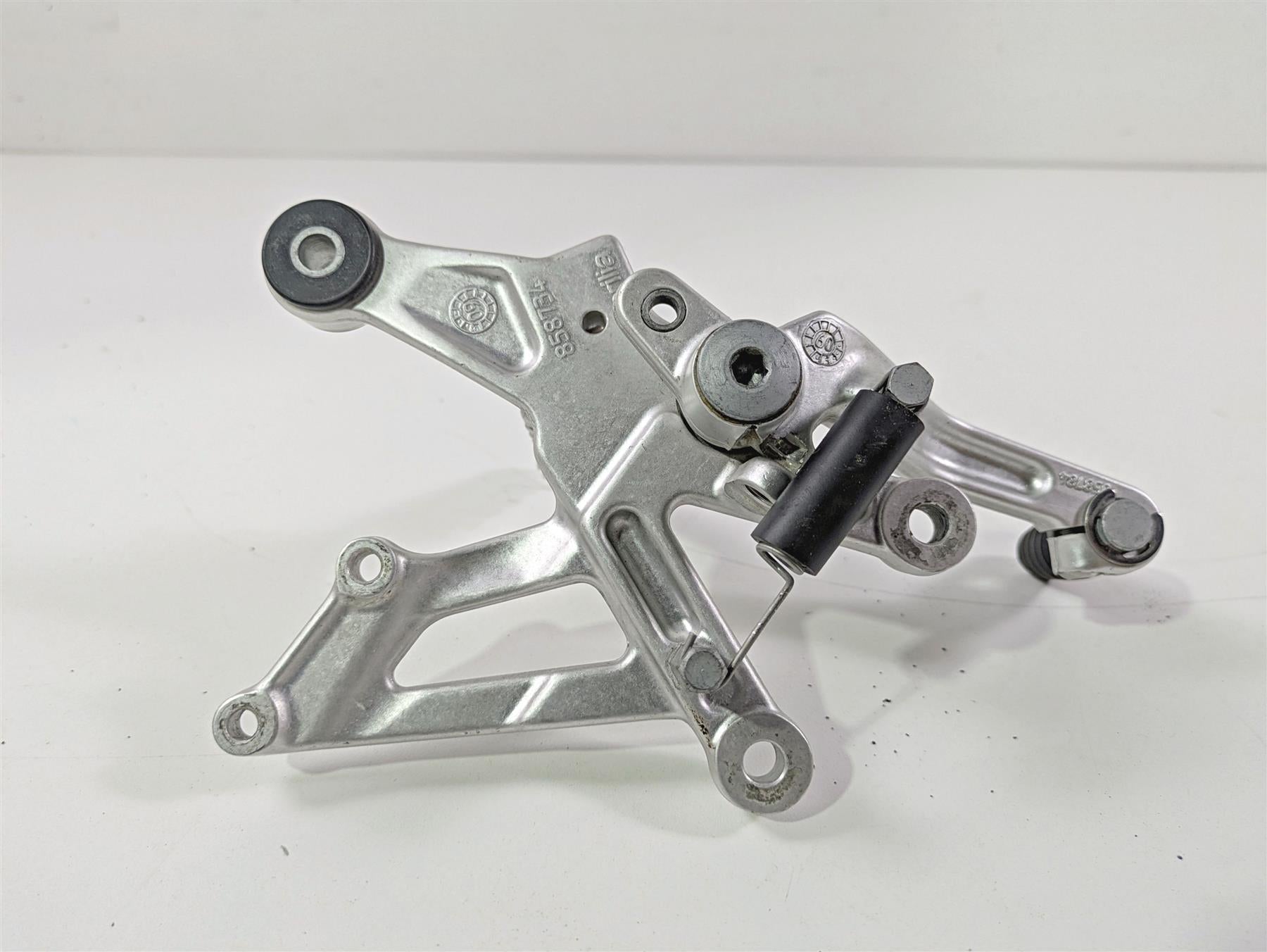 2017 Aprilia RSV 1100 Tuono V4 Factory Right Front Footpeg & Brake Ped 858734 {{ shop.shopifyCountryName }} - Mototech271