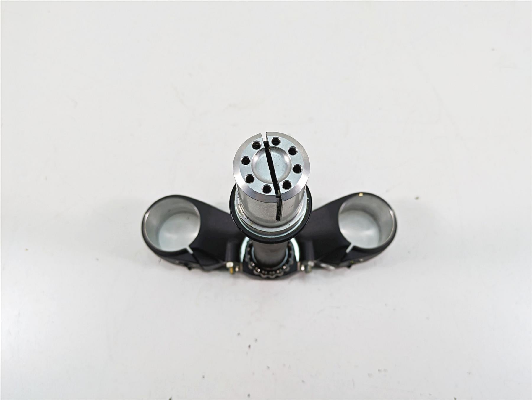2020 Ducati Hypermotard 950 SP Lower Triple Tree Steering Clamp 34220763AA {{ shop.shopifyCountryName }} - Mototech271
