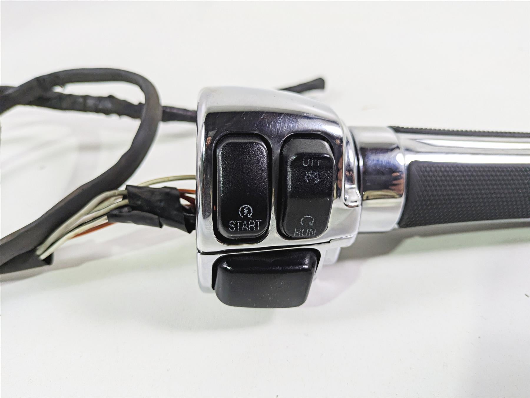 2004 Harley Softail FXSTDI Deuce Left Right Chrome Hand Control Switch 71682-06 {{ shop.shopifyCountryName }} - Mototech271