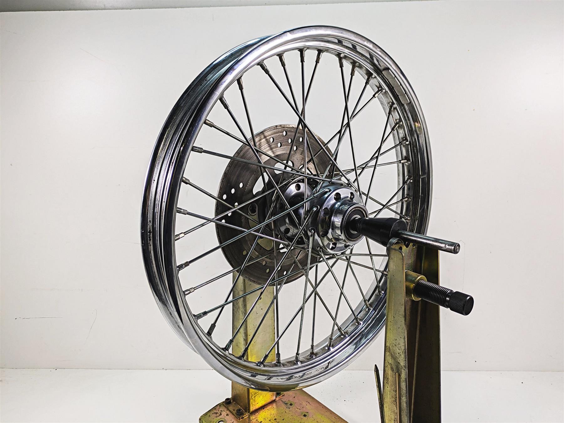 2000 Harley FXSTS Softail Springer Chrome Spoke Front Wheel 21x2.15 43662-80B {{ shop.shopifyCountryName }} - Mototech271