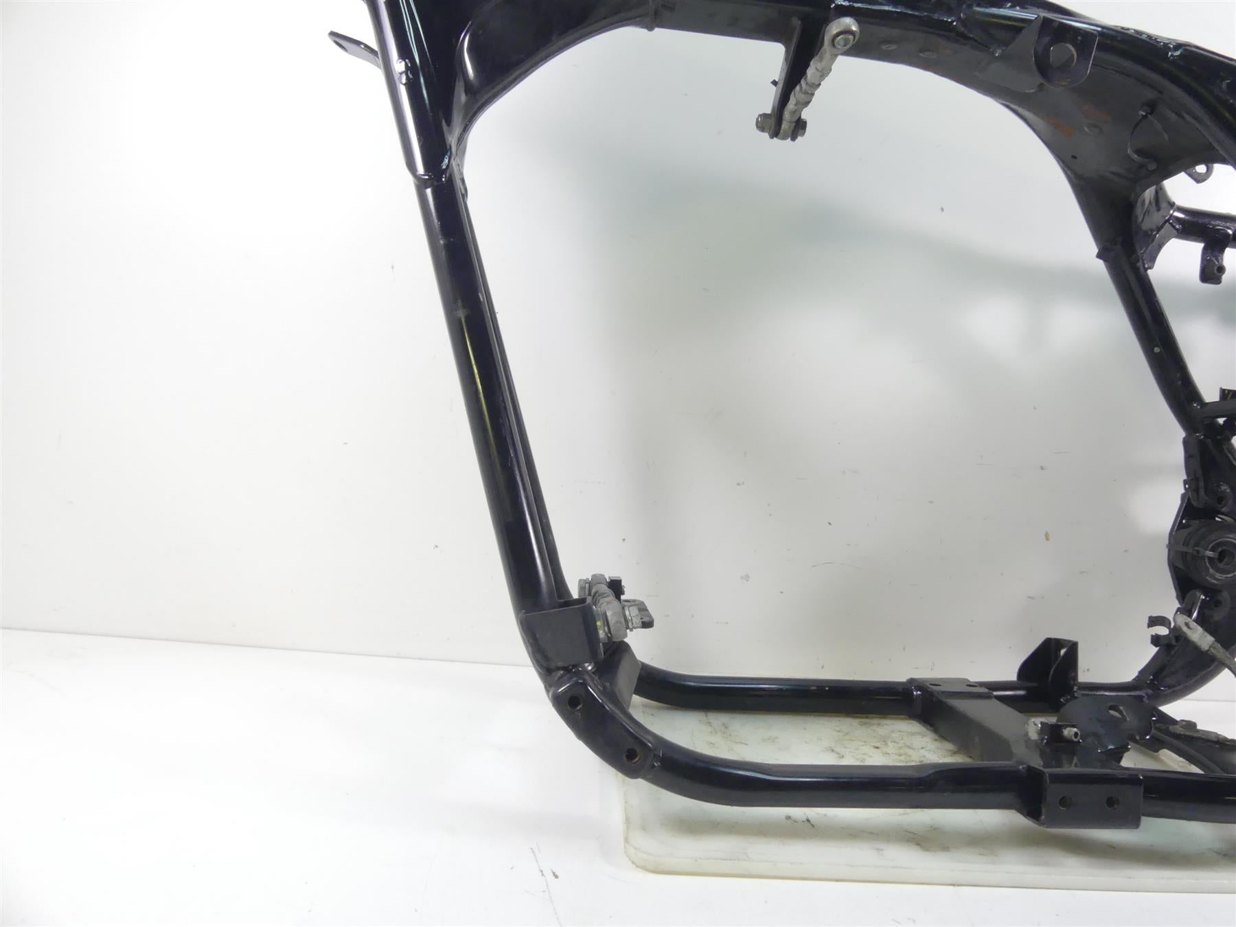 2000 Harley Dyna FXR4 CVO Super Glide Straight Main Frame Chassis With Clean Title 47205-91B {{ shop.shopifyCountryName }} - Mototech271