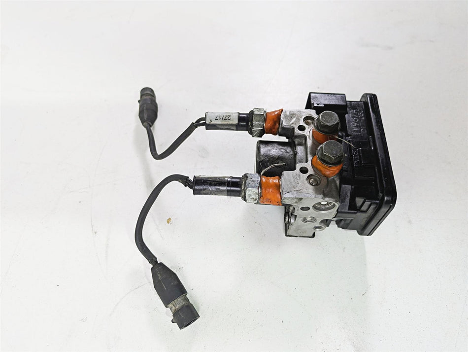 2017 Indian Chieftain Limited Abs Brake Pump Control Unit Module 2204981 {{ shop.shopifyCountryName }} - Mototech271