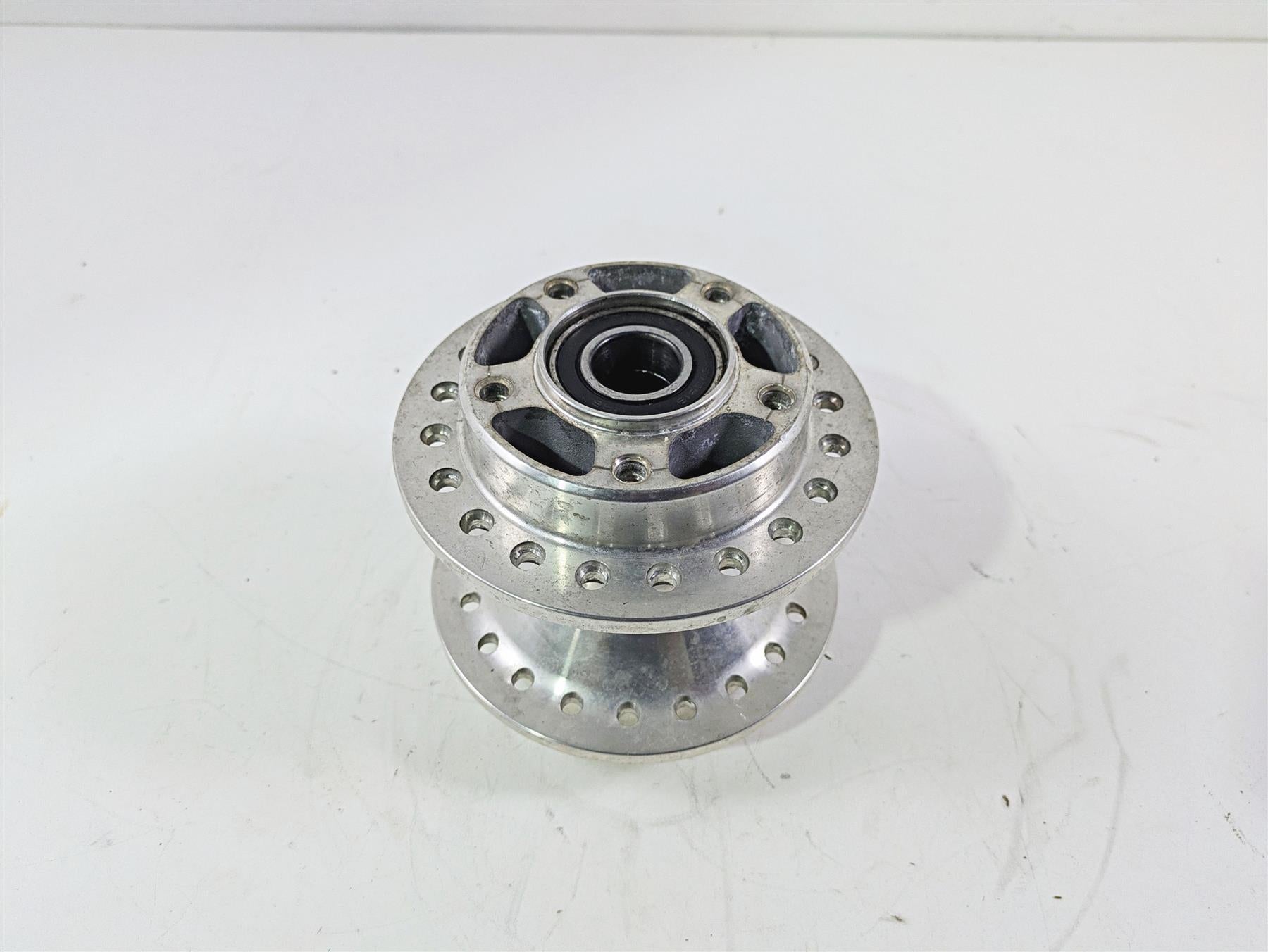 2020 Harley Softail FXST Standard Front Wheel Hub Spoke Rim 43001-06 {{ shop.shopifyCountryName }} - Mototech271