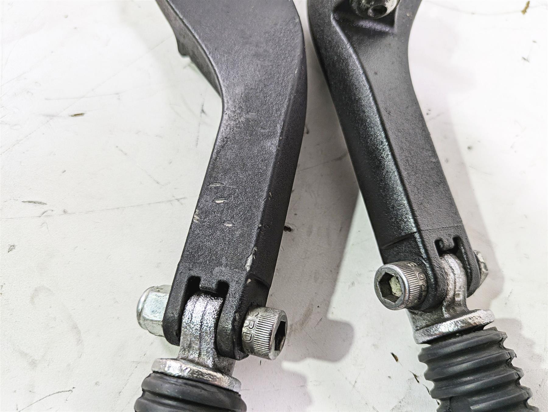 2016 Harley FXDL Dyna Low Rider Rear Passenger Footpeg Set 49224-06A 49230-06 {{ shop.shopifyCountryName }} - Mototech271