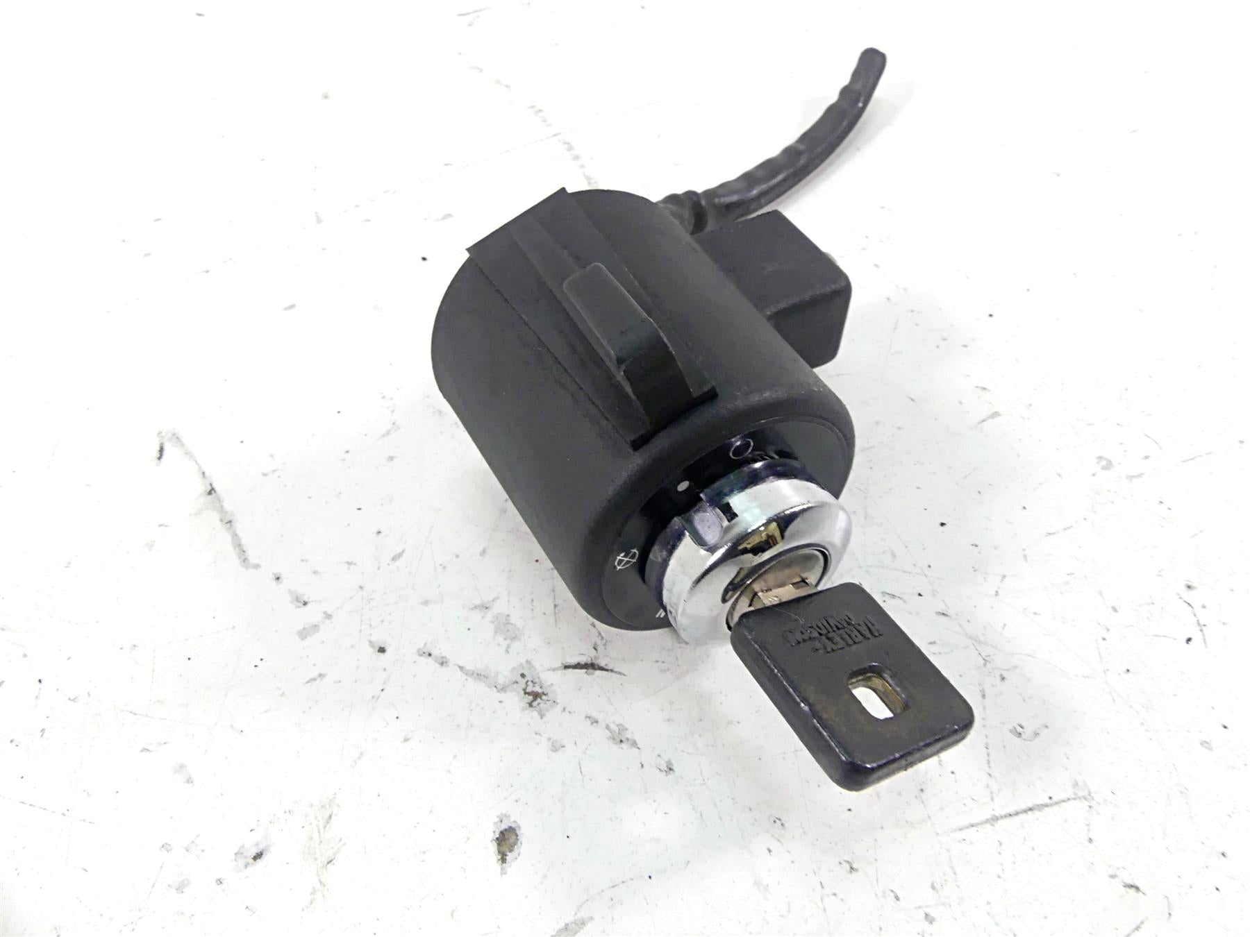 1997 Harley Sportster XL1200 C Ignition Switch & Lock + Key Set 71441-94 {{ shop.shopifyCountryName }} - Mototech271
