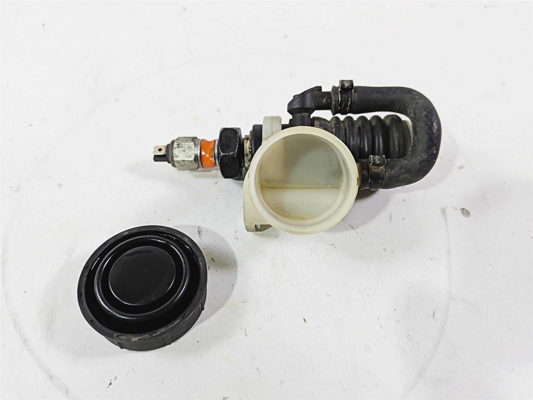 2016 Harley FXDWG Dyna Wide Glide Rear Brake Master Cylinder 41700065A {{ shop.shopifyCountryName }} - Mototech271
