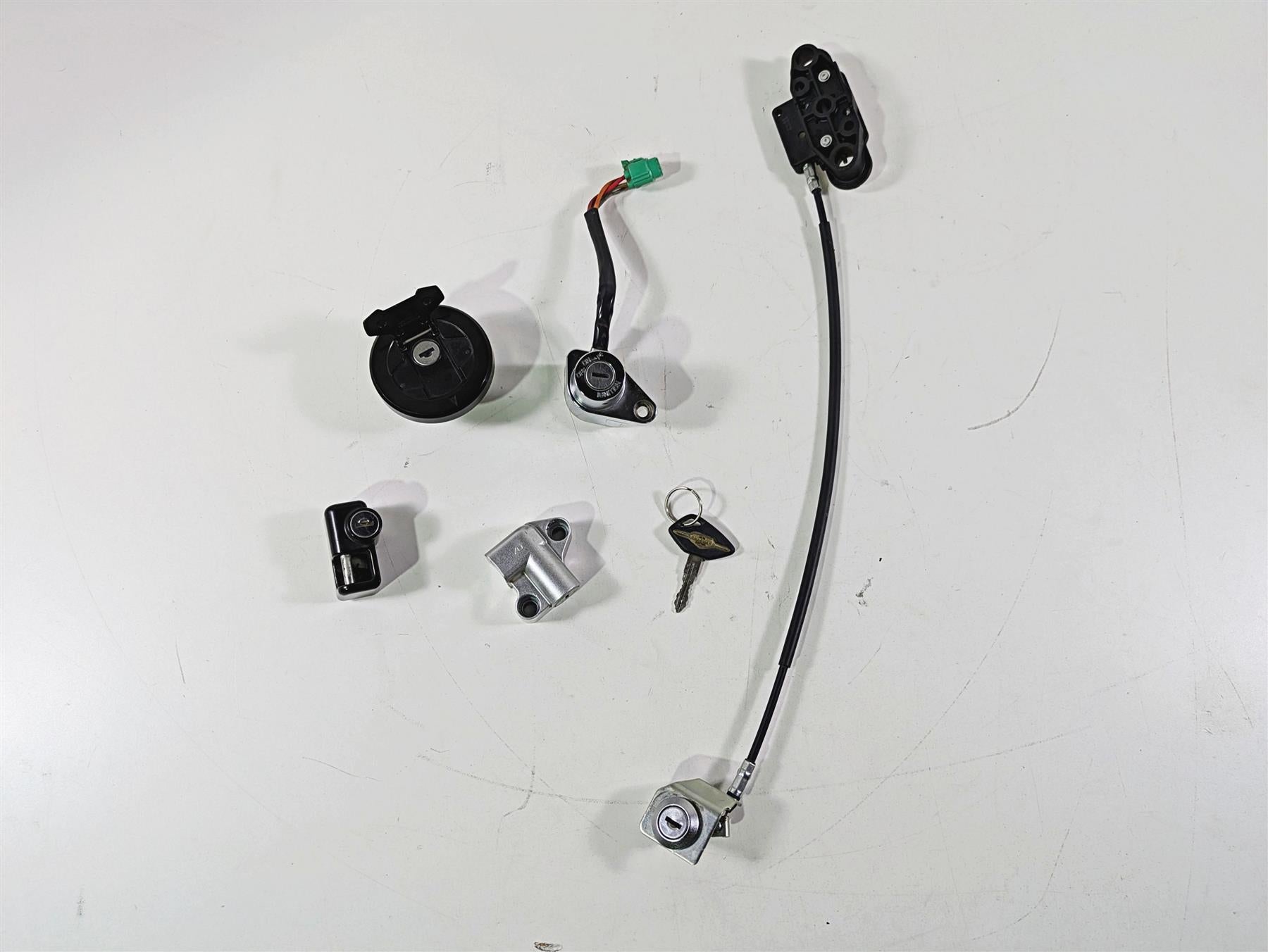 2016 Suzuki M109R VZR1800 Boulevard Ignition Switch Key Lock Set 37000-50810 {{ shop.shopifyCountryName }} - Mototech271