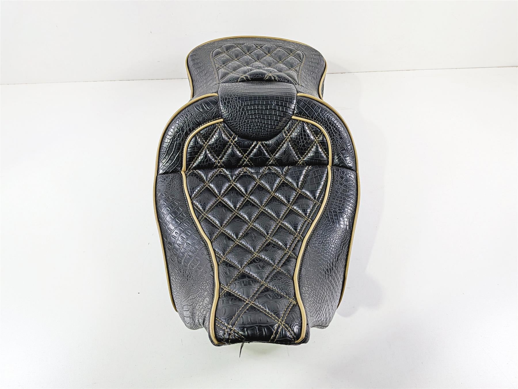 2017 Harley Touring FLHXS Street Glide Aftermarket Alligator Skin Seat Side & Fron Cover Set {{ shop.shopifyCountryName }} - Mototech271
