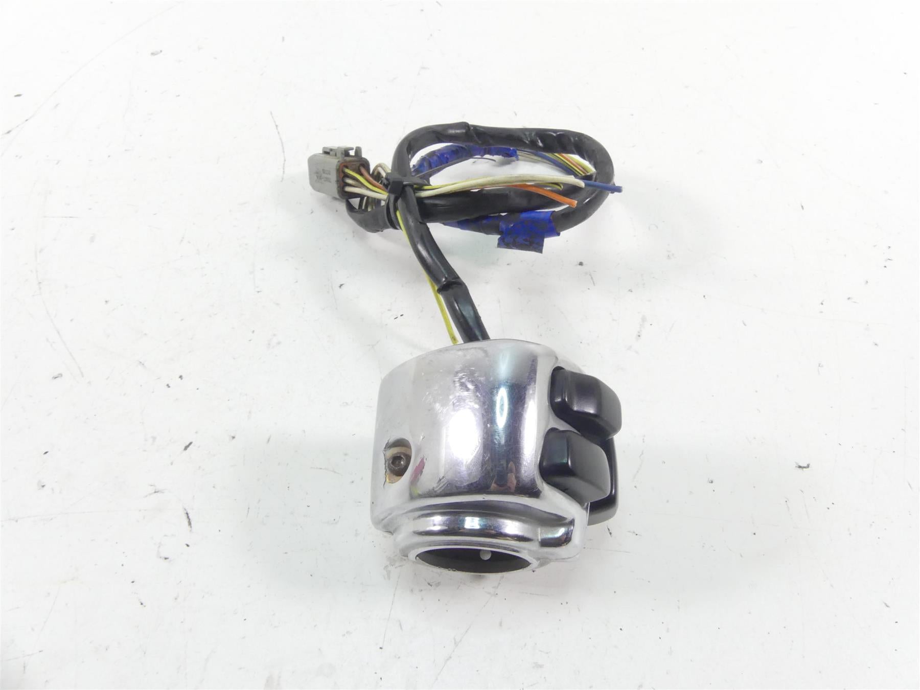 1998 Harley Dyna FXDL Low Rider Left Hand Turn Signal Control Switch 71682-06A {{ shop.shopifyCountryName }} - Mototech271