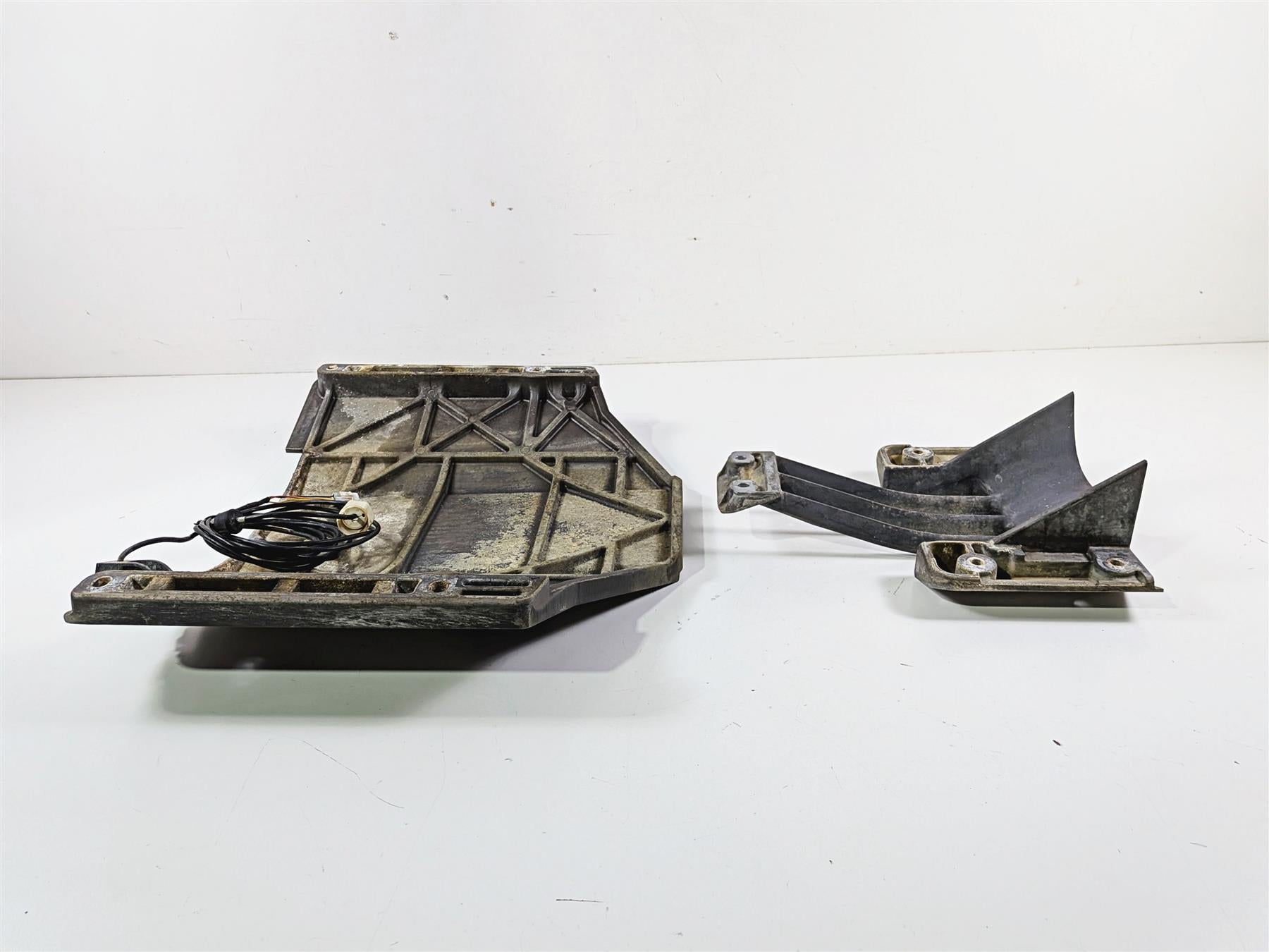 2009 Yamaha Waverunner FX1800 Cruiser Riding Skid Plate & Sensor 6S5-R1333-01-00 {{ shop.shopifyCountryName }} - Mototech271
