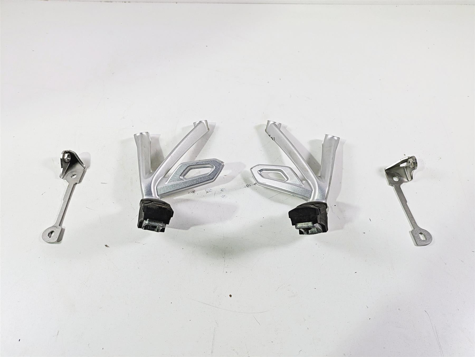 2021 BMW R1250GS K51 Adv Rear Passenger Footpeg Rest Set 46718526741 46718526742 {{ shop.shopifyCountryName }} - Mototech271