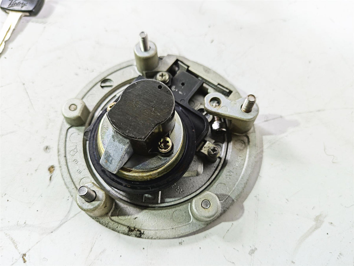 2004 Victory Kingpin Ignition Switch Key Tank Cap Set 4011023 {{ shop.shopifyCountryName }} - Mototech271