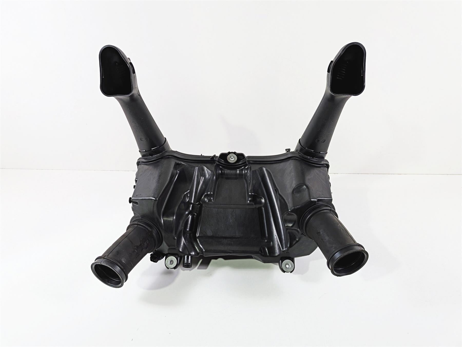 2023 BMW R1250RT RTP K52 Air Cleaner Breather Filter & Tubes 13718567190 {{ shop.shopifyCountryName }} - Mototech271