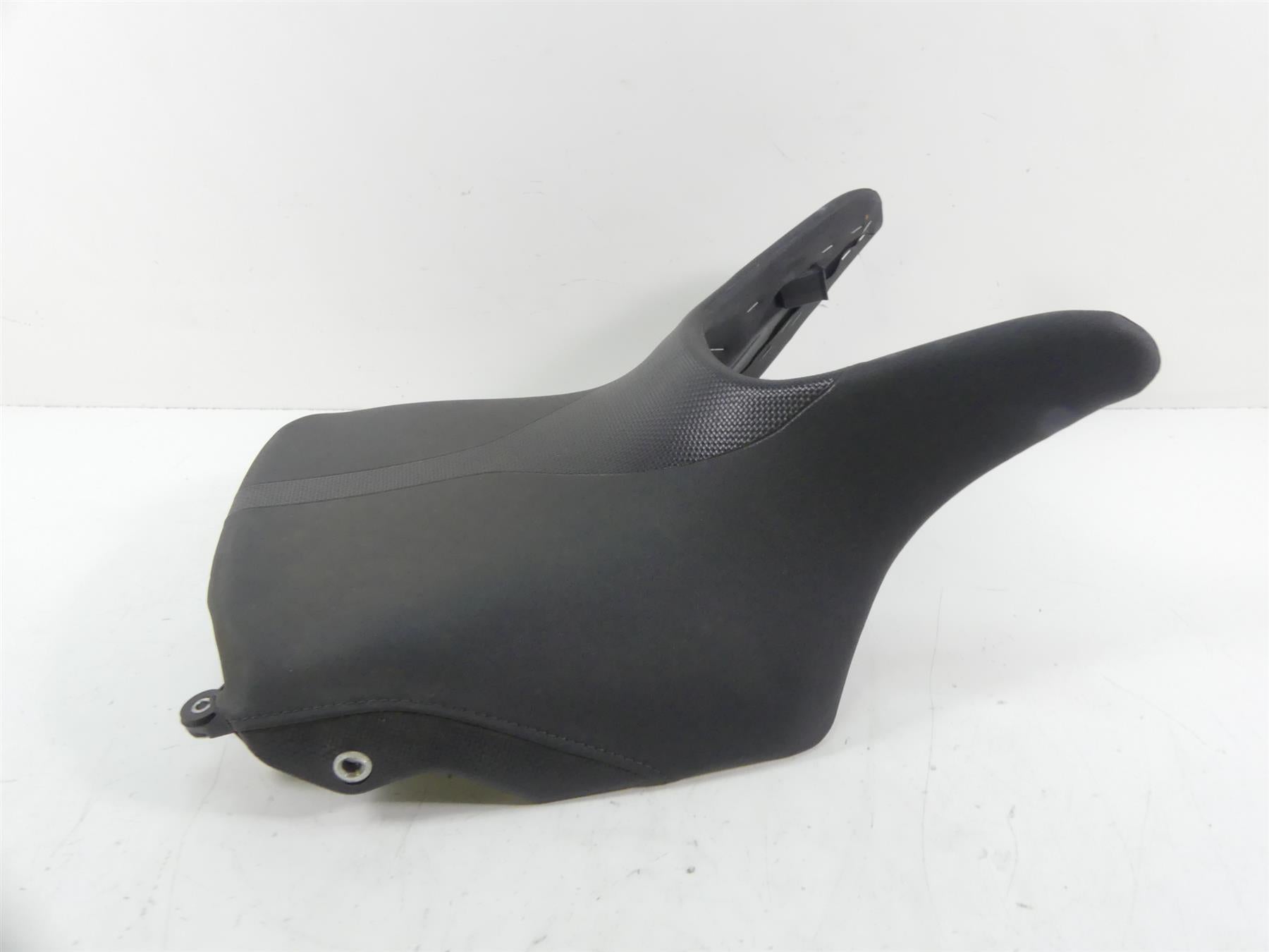 2013 Yamaha VMX17 V-Max 1700 Front Driver Rider Saddle Seat 2S3-24710-10-00 | Mototech271