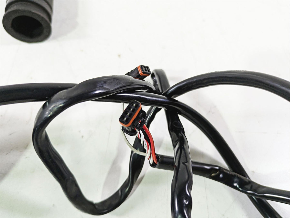 2018 Harley Softail FXFBS Fat Bob Right Hand Control Switch Start Stop 71500462 {{ shop.shopifyCountryName }} - Mototech271