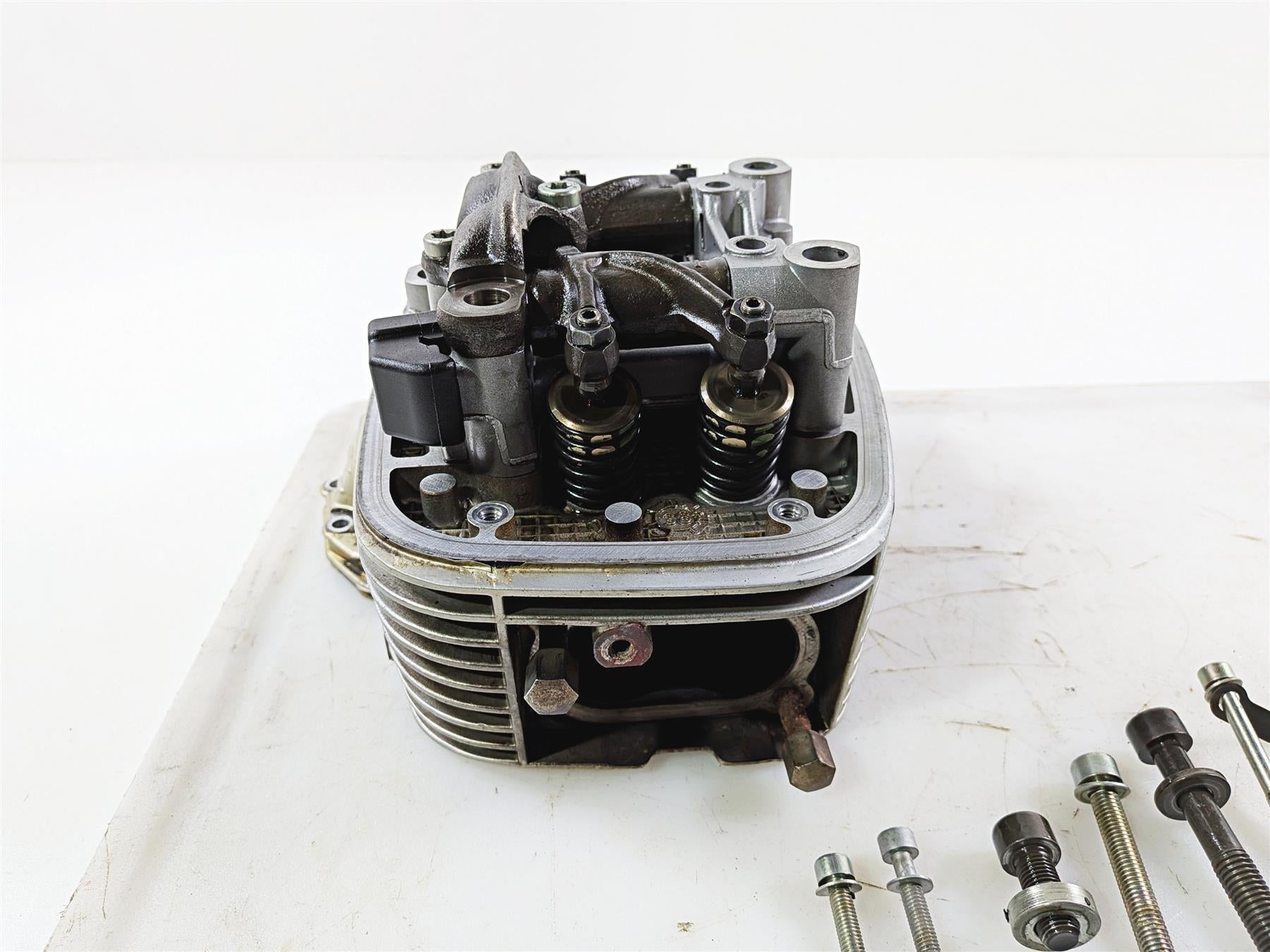 2004 BMW R1150GS R21 Right Cylinderhead Cylinder Head - Good Compression 7670534 {{ shop.shopifyCountryName }} - Mototech271