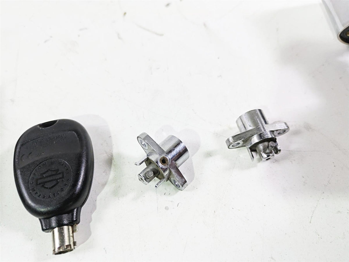 2011 Harley Touring FLHTCUSE CVO E-Glide Ignition Switch Power Lock 76611-10 {{ shop.shopifyCountryName }} - Mototech271