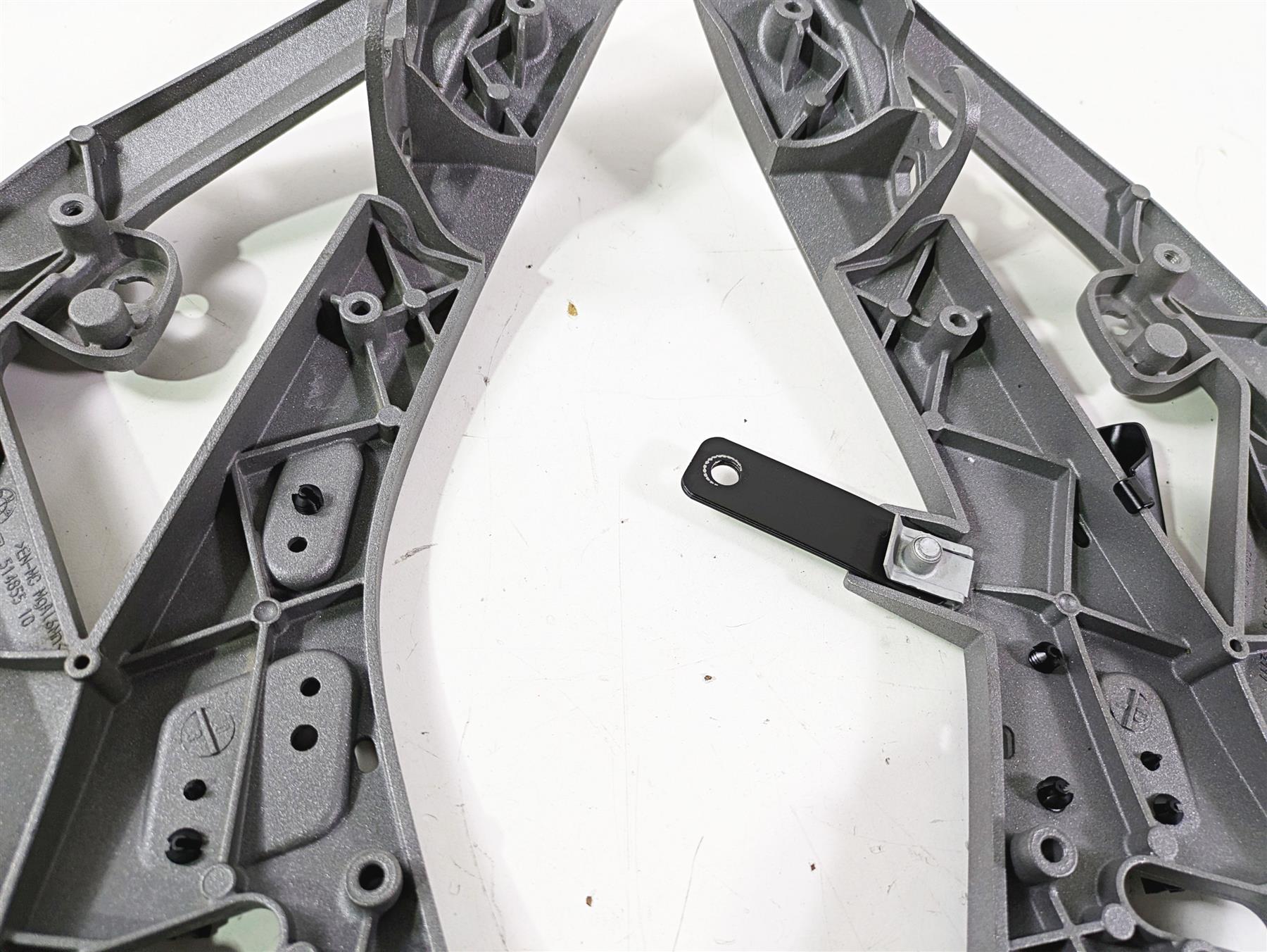 2018 BMW R1200GS GSW K50 Front Carrier Support Center Stay 46638528673 {{ shop.shopifyCountryName }} - Mototech271