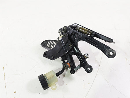 2005 Yamaha YZFR1 YZF R1 Right Footpeg & Master Cylinder Set 5VY-27443-01 {{ shop.shopifyCountryName }} - Mototech271