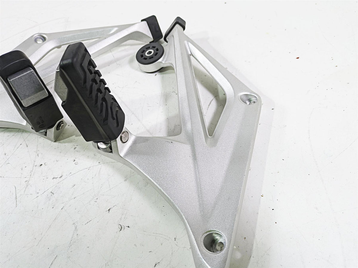 2014 BMW R1200 RT RTW K52 Passenger Footpeg Set 46718534789 46718534790 {{ shop.shopifyCountryName }} - Mototech271